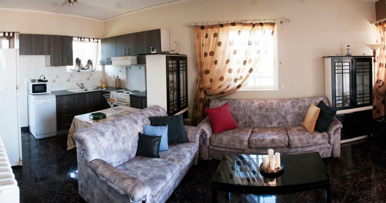 Apartment Royal Artemis Beach, Athens, Airport *
