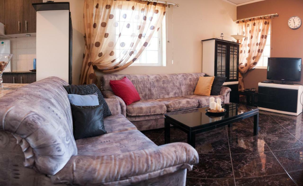 Royal Artemis Beach, Athens, Airport Apartment *